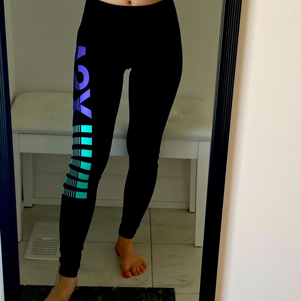 Victoria’s Secret sport leggings